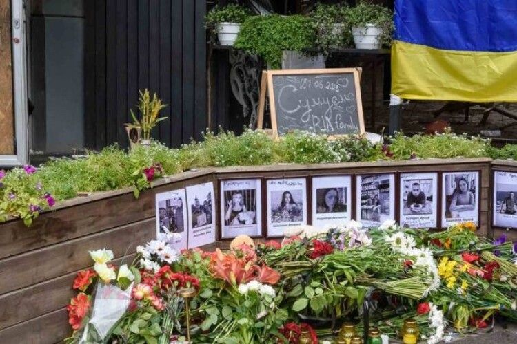 Порошенко у Краматорську вшанував пам’ять загиблих від ракетного удару 27 червня