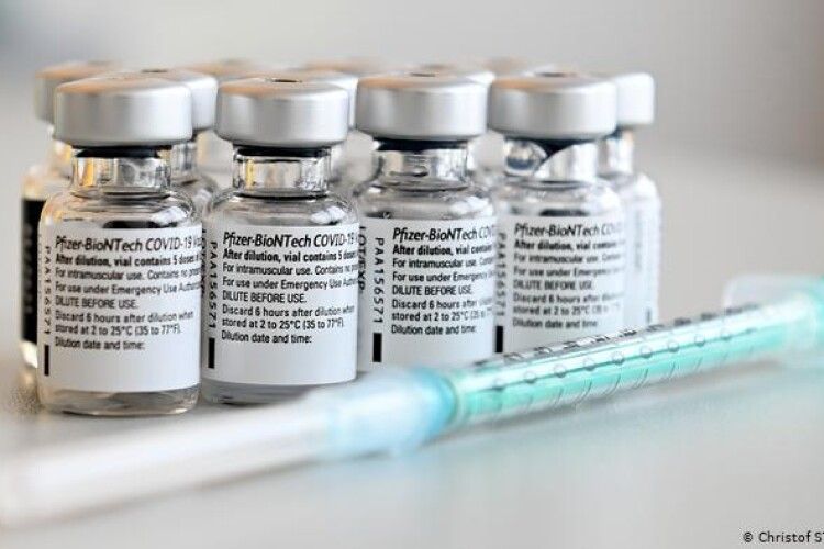 Велика Британія купує 35 мільйонів додаткових доз вакцини від коронавірусу BioNTech/Pfizer 