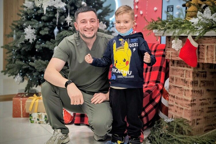 Хлопчик з Івано-Франківщини отримав нирку – від тата, а печінку – від мами