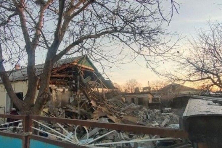 Гібридні війська РФ обстріляли мінометами жилі будинки, люди опинилися під завалами