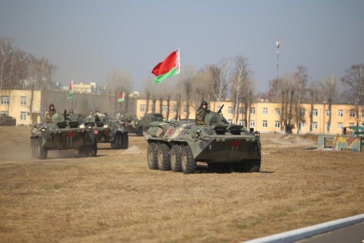 лукашенко розпорядився створити оперативне командування сил білорусі поблизу українського кордону