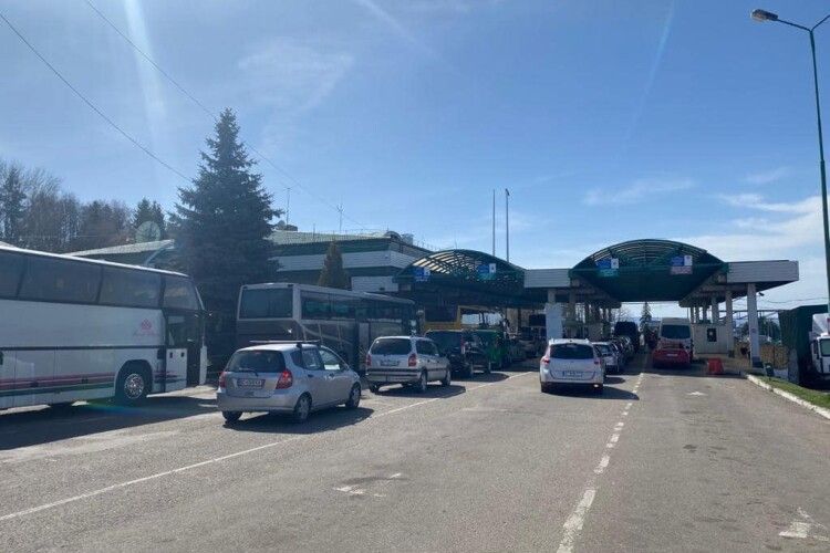 Вперше за час війни з Польщі в Україну в'їхало більше людей, аніж виїхало