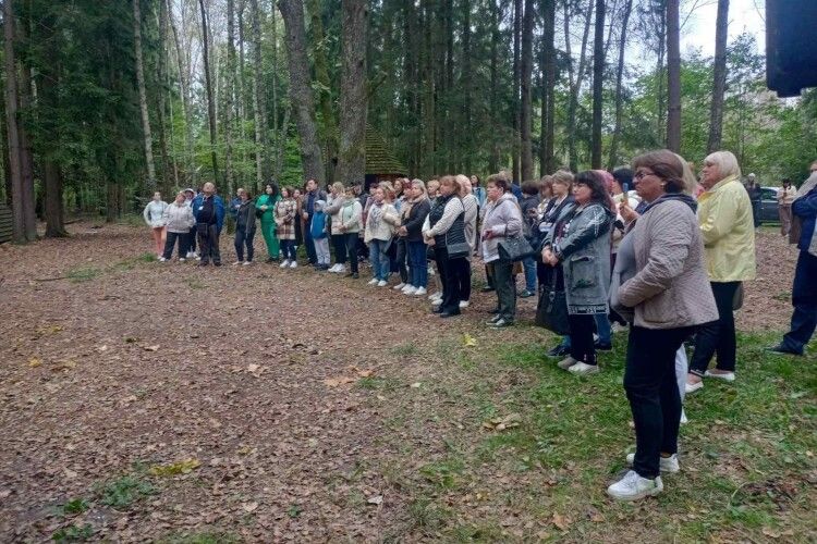 Пройшлися стежками Лесі Українки: освітяни з 16 областей України відвідали Волинь