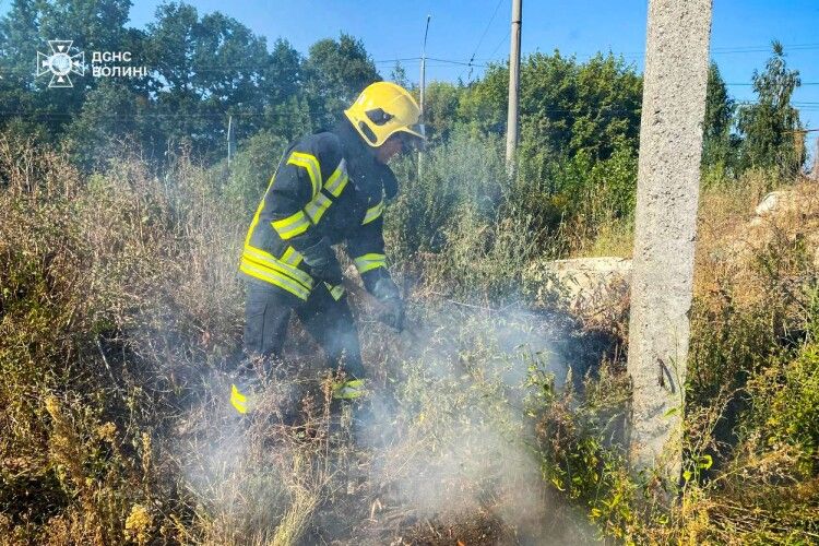 Волинські рятувальники знову гасили пожежу (Фото)