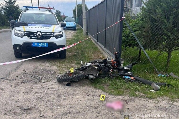 На Волині 18-річний мотицикліст потрапив під автівку