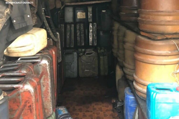 Анонім здав поліції лучанина, який незаконно торгував дизпаливом (Фото)