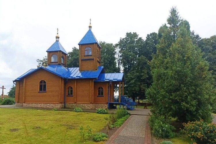 На Волині громада перейшла до української церкви і змінила назву храму