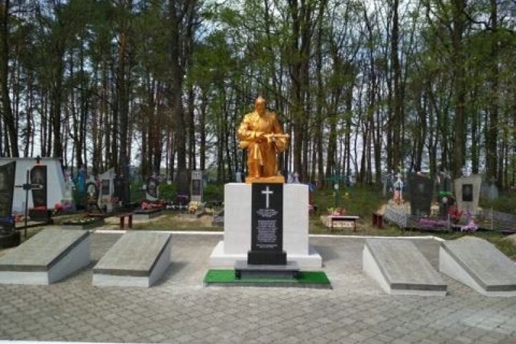 У Любешові реконструювали пам’ятник