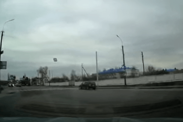 Учасник ДТП на перехресті у Луцьку показав відео зіткнення (Відео)