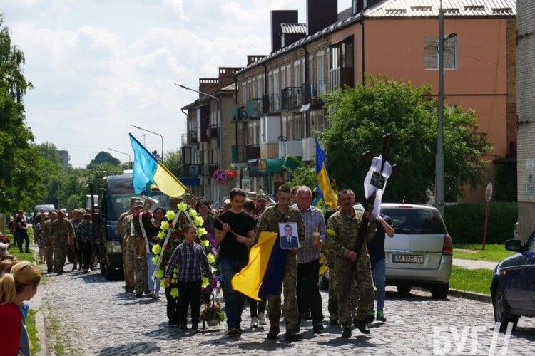 У Володимирі провели в останню путь двох воїнів