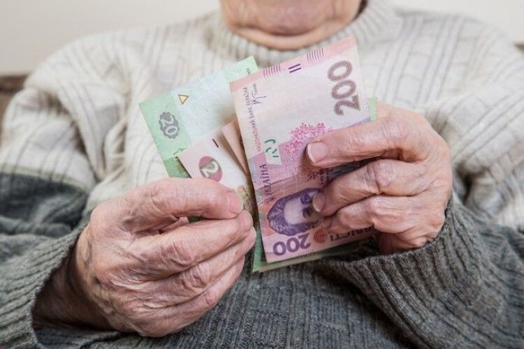Українцям перерахують пенсії: кому додадуть 930 грн