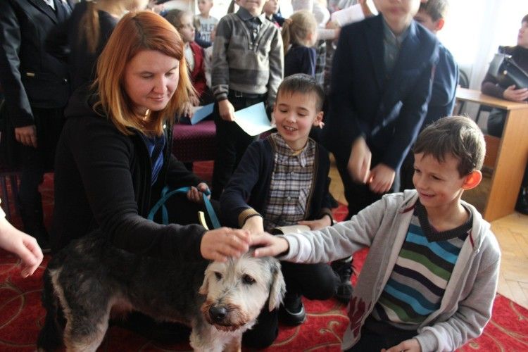 Старенький пес Борис відірвав від книг читачів Волинської обласної бібліотеки для дітей (фото)