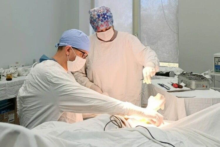 Волинські ортопеди «склали» розтрощену вдруге кістку