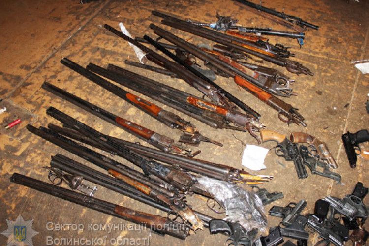 У Нововолинську знищили понад півтори сотні одиниць вилученої у волинян зброї