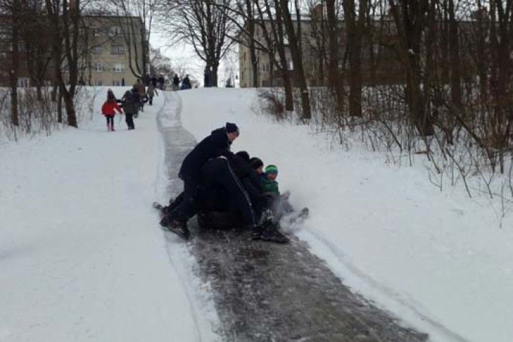 У Луцьку можна пролетітися з вітерцем із 50-метрової льодянки