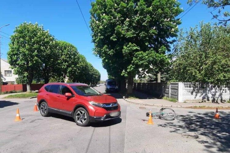 На Волині внаслідок двох ДТП госпіталізували велосипедиста та мотоцикліста