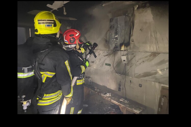 Диво-порятунок на Різдво: вогнеборці витягли з пожежі 2 людини, а потім ще 9 евакуювали