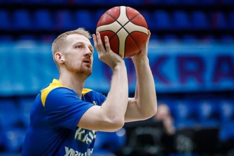 Лучанин допомагає збірній України громити суперників на Євробаскеті (Відео)