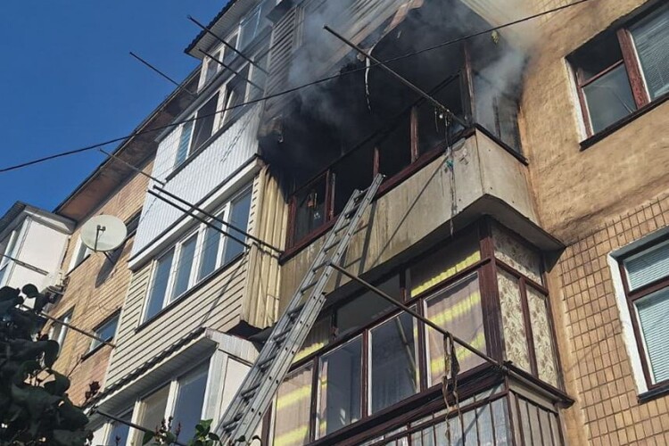 У Луцьку на Великдень загорівся балкон на 8-му поверсі