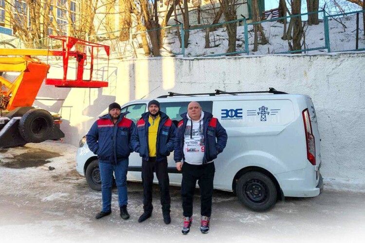 Більше світла для Києва: майстри з Волині працюватимуть у найбільш постраждалих районах столиці