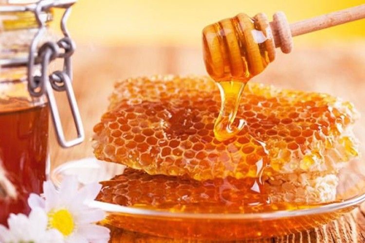 Як мед – то й ложкою?..