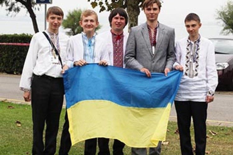 НОВОВОЛИНСЬКИЙ ШКОЛЯР ПІДКОРИВ ЄВРОПУ  СВОЇМИ ЗНАННЯМИ