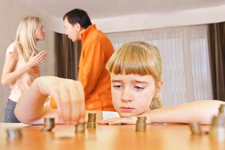 На Рівненщині 379 горе-мам не платять аліменти на дітей