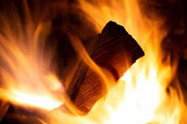 На Волині горів будинок, господиня загинула