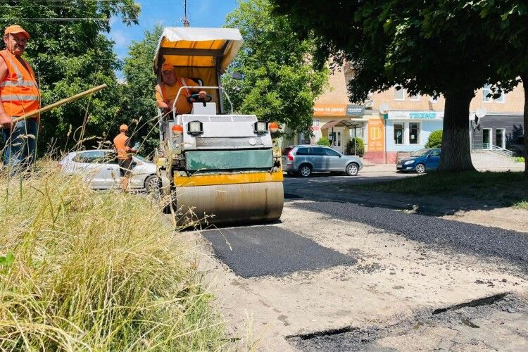 У Нововолинську ремонтують дороги (Фото)