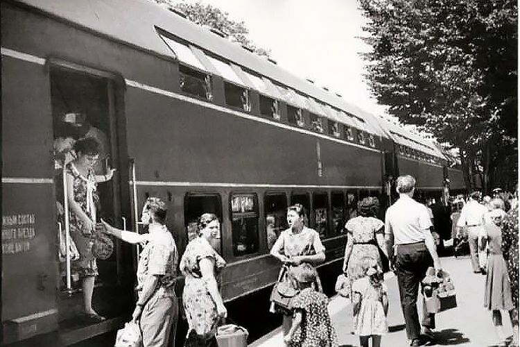 Унікальний двоповерховий поїзд 15 років курсував територією Волині