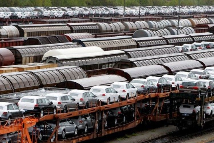 Продаж нових легкових авто в Україні зріс на третину