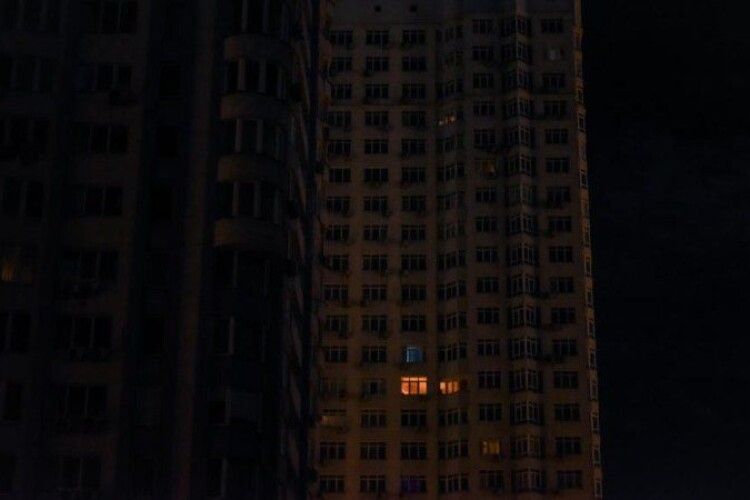 Більшість районів Рівного залишилась без світла через аварію