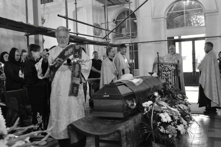 Сьогодні Луцьк попрощався із Захисником України, який загинув на Донеччині