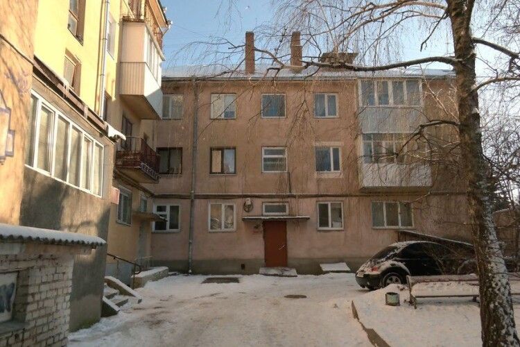 «Якби спали – була б трагедія»: що відомо про отруєння чадним газом родини у Луцьку