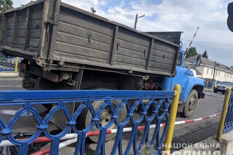 У Костополі під колесами вантажівки загинув велосипедист