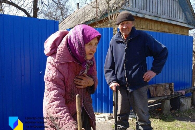 92-річна мешканка Сеньківки пережила навалу фашистів, а тепер ховається від росіян (Фото)