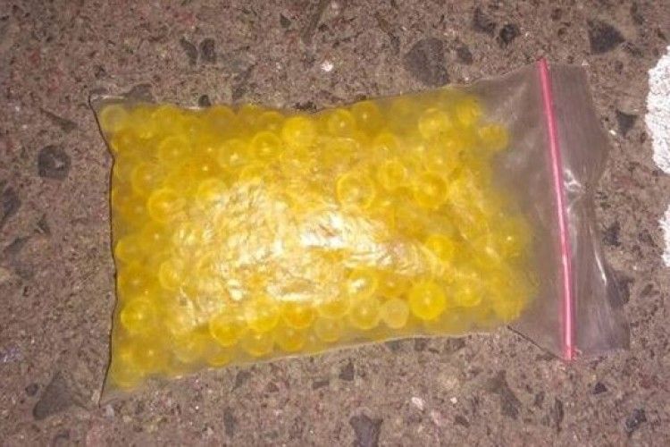 У Луцьку затримали автомобіль з людиною в багажнику та бурштином