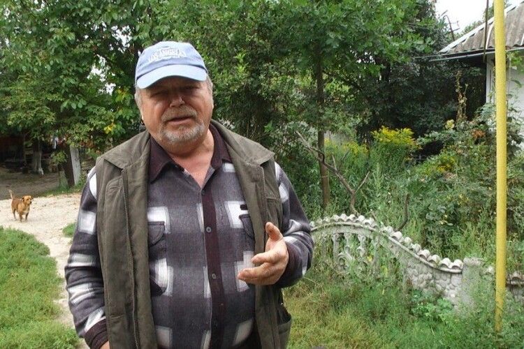 72-річний пенсіонер прихистив 12 переселенців (Відео)