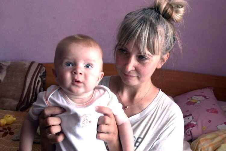 «Перейми відчула, коли побачила ракети, спрямовані на Луцький аеродром: історія жінки, яка народила у перший день війни