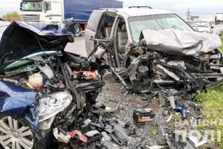 По дорозі до пологового будинку: у Рівненській області внаслідок ДТП загинула вагітна жінка (Відео)