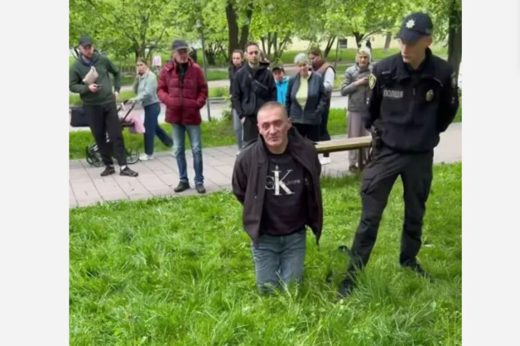 Побачивши працівників ТЦК, розпилив газ і взяв у заручники 13-річну дівчину