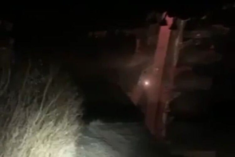 З'явилося відео ймовірного прильоту ракети в бік Луцька