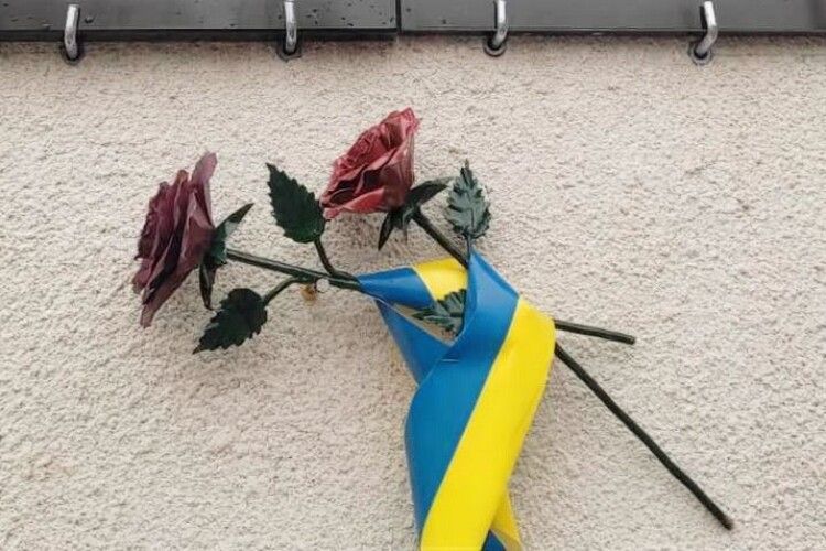 На фасадах гімназій Волині з'являться меморіальні дошки на честь загиблих випускників