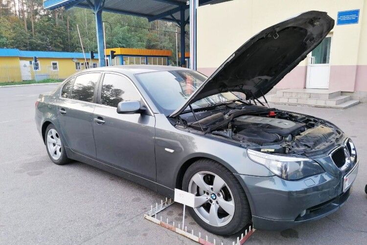 На кордоні з Білоруссю виявили «BMW», яку сім років тому викрали у Німеччині (Фото)