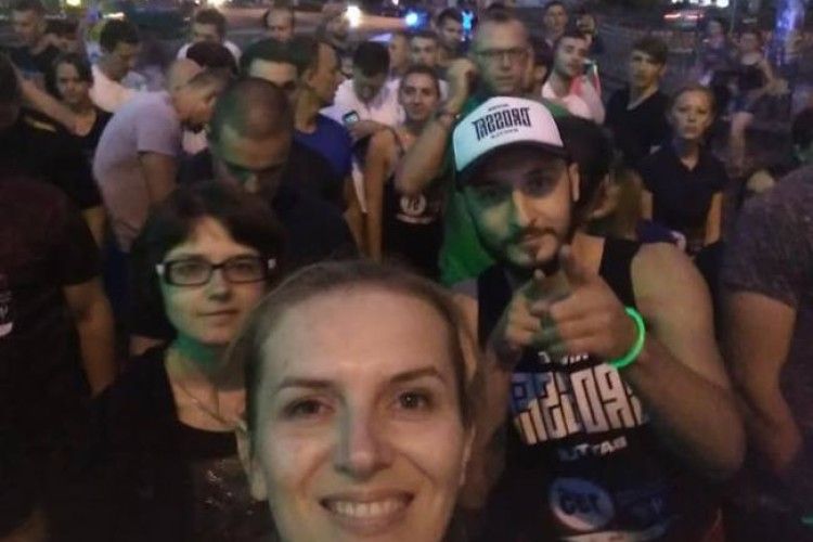 Сотні рівнян бігали вночі заради хворої дитини