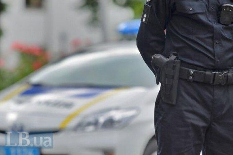Поліція виїхала в центр Горохова на затримання озброєних чоловіків, але пістолет виявився… іграшковим