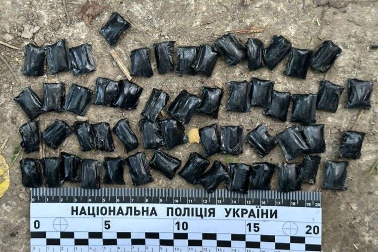 Хотів підзаробити: на Рівненщині спіймали неповнолітнього наркозакладчика