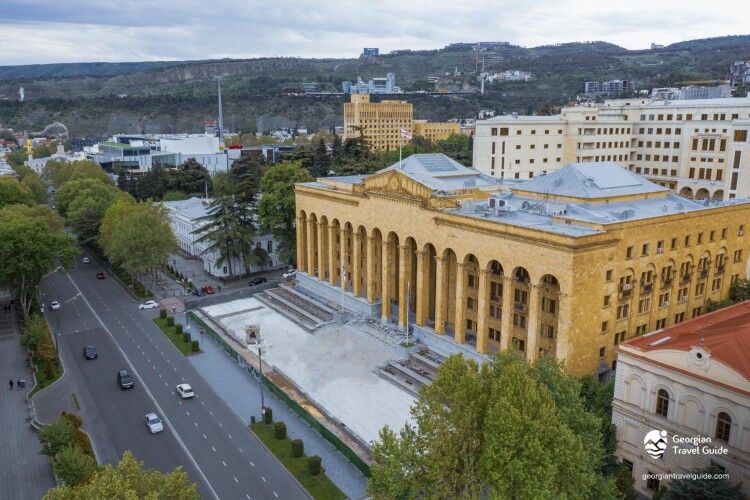 Парламент Грузії підтримав у другому читанні скандальний закон про «іноагентів», попереду третє