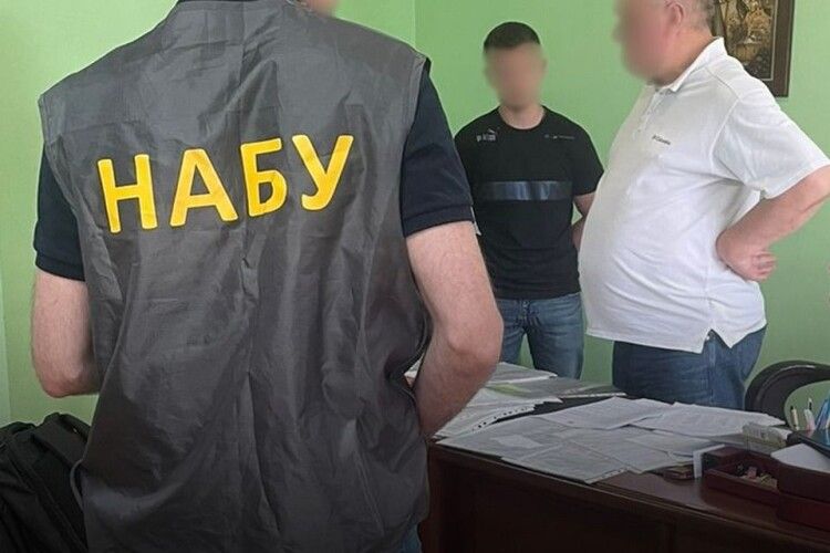 Рівненського депутата схопили на хабарі: за що вимагав