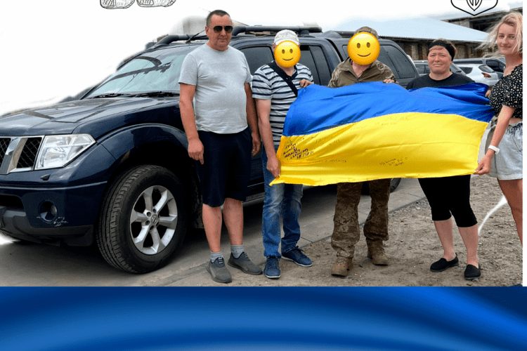 Батьки полеглого воїна з Волині передали 100 тисяч грн для автівки на передову
